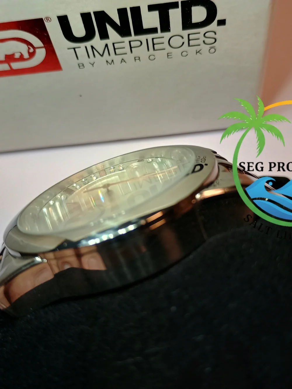 New Rare ! Marc Ecko Men's Silver Stainless Steel Watch with Engraved Dial